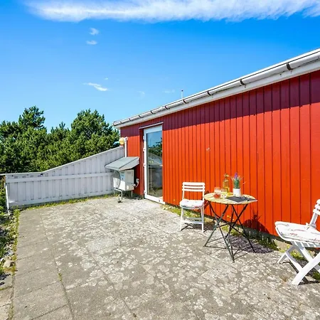 Arntraud - 500m From The Sea By Interhome