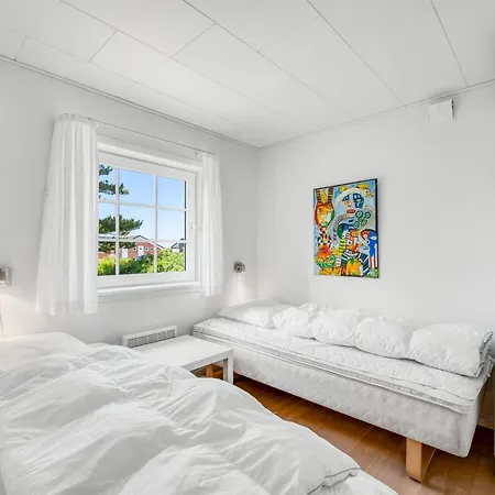 Holiday home Arntraud - 500m From The Sea By Interhome