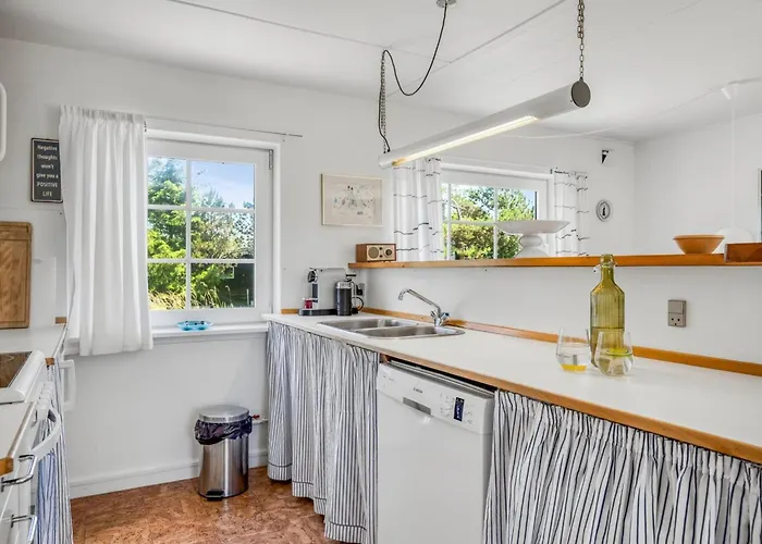 Arntraud - 500m From The Sea By Interhome * Lakolk