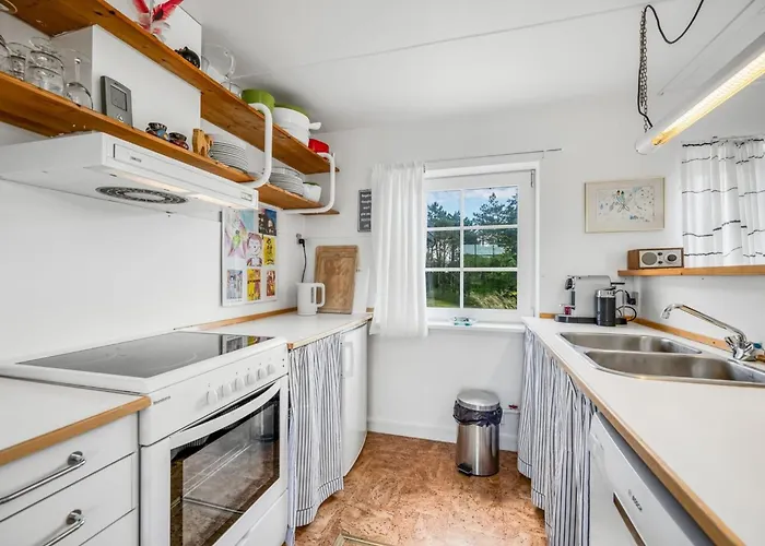 Arntraud - 500m From The Sea By Interhome *