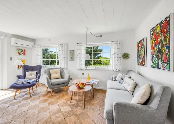 Arntraud - 500m From The Sea By Interhome Lakolk